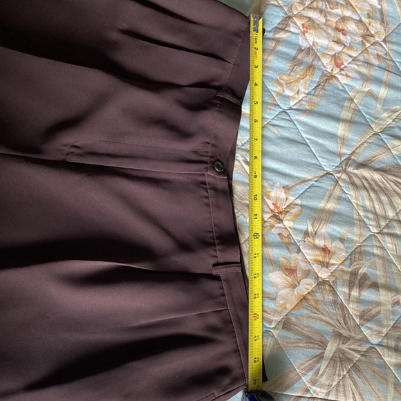 Woman’s 2pc Brown Pantsuit - Picture 13 of 14